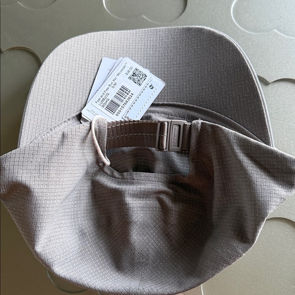 🆕 LULULEMON Fast and Free Run Hat Woven Air Warm Ash Grey NWT - Picture 9 of 16